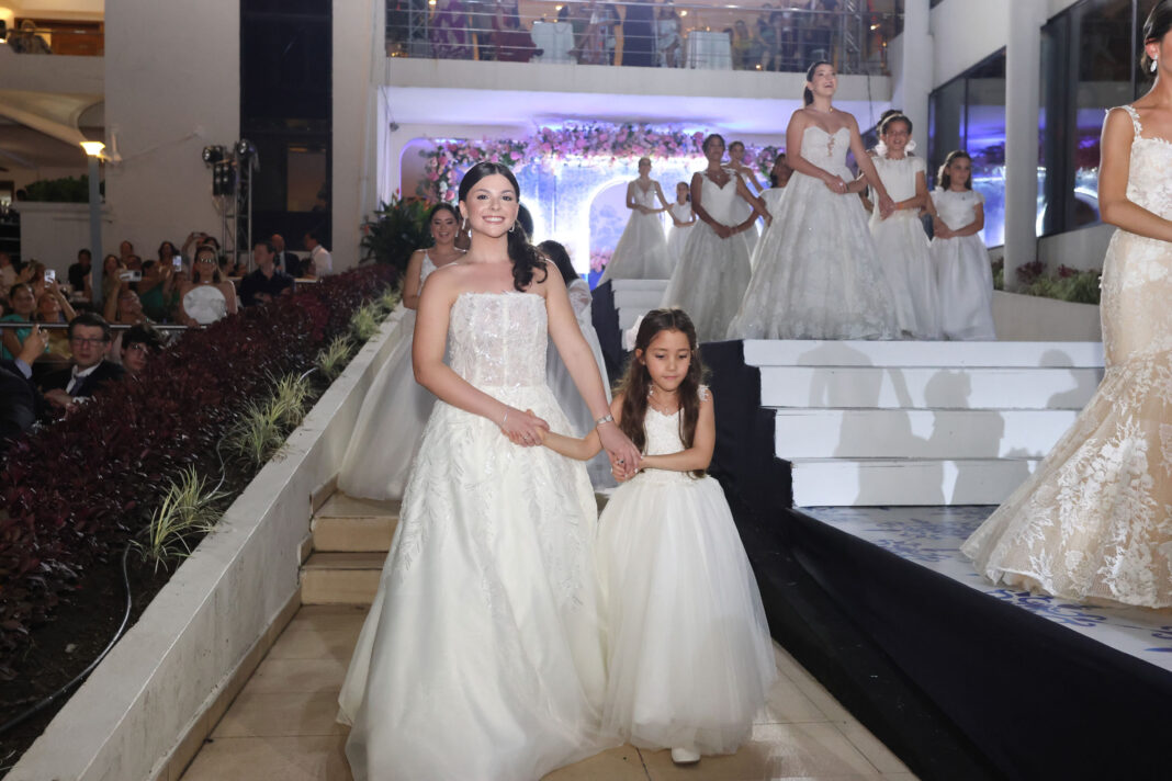 Asociación de Damas Guadalupanas celebra el Festival de Debutantes 2024